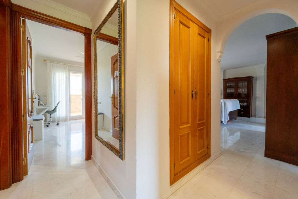 Penthouse Torrequebrada Málaga - image 24
