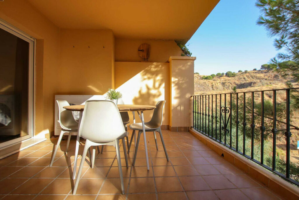 Middle Floor Apartment Calahonda Málaga - image 24