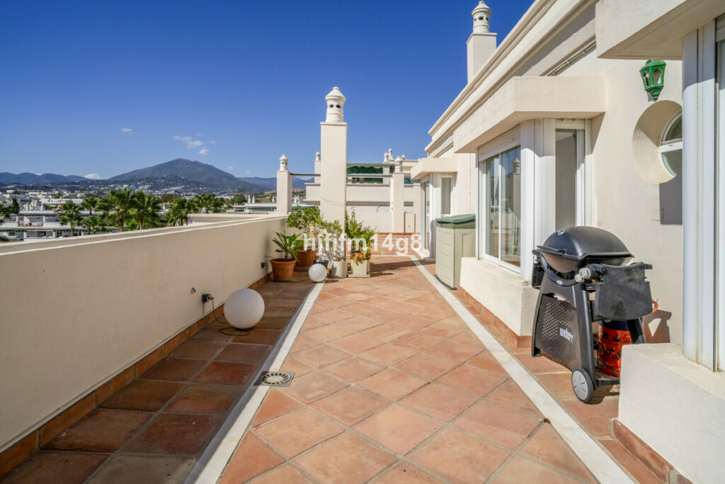 Penthouse Nueva Andalucía Málaga - image 24