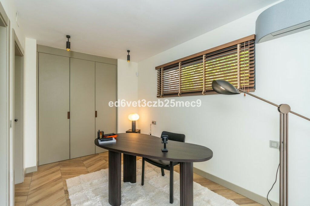 Detached Villa Nueva Andalucía Málaga - image 24
