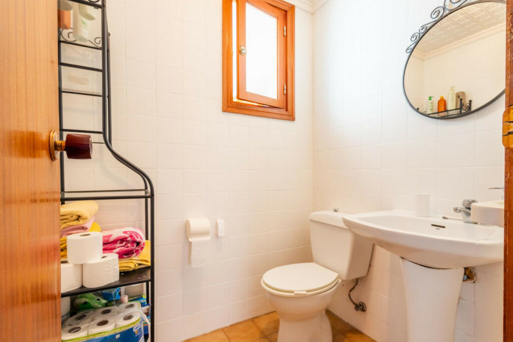 Middle Floor Apartment Torrevieja Alicante - image 24