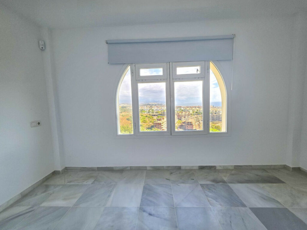 Duplex La Duquesa Málaga - image 24