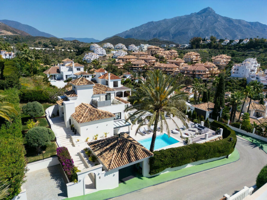 Detached Villa Nueva Andalucía Málaga - zdjęcie 24