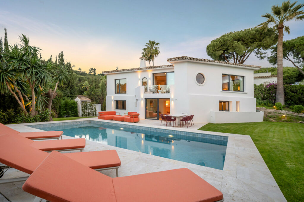 Detached Villa Nueva Andalucía Málaga - image 24