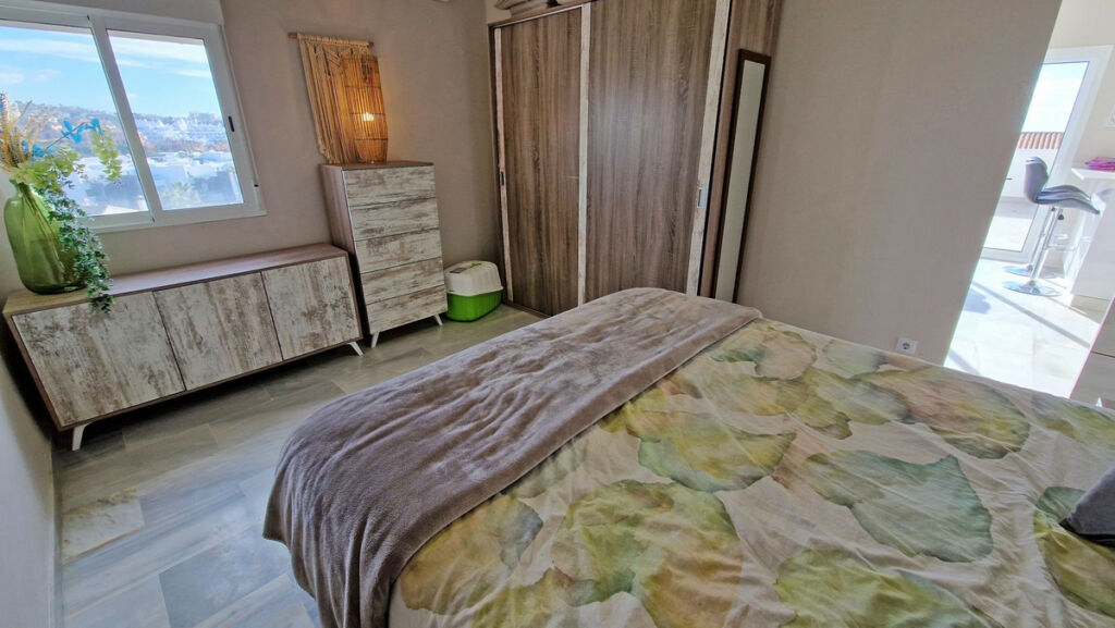Middle Floor Apartment Estepona Málaga - image 24