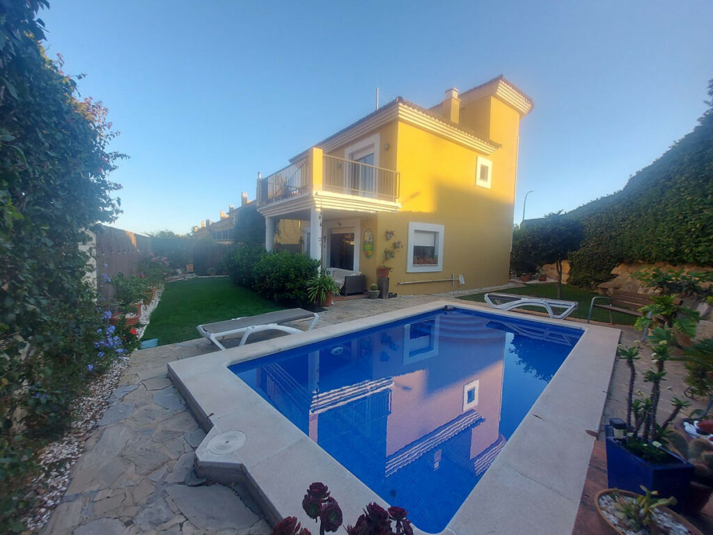 Detached Villa Manilva Málaga - image 24