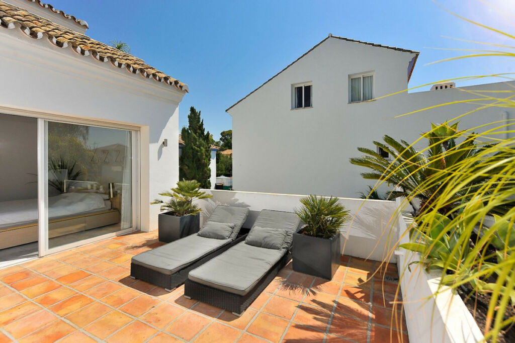 Semi-Detached House Guadalmina Baja Málaga - image 24