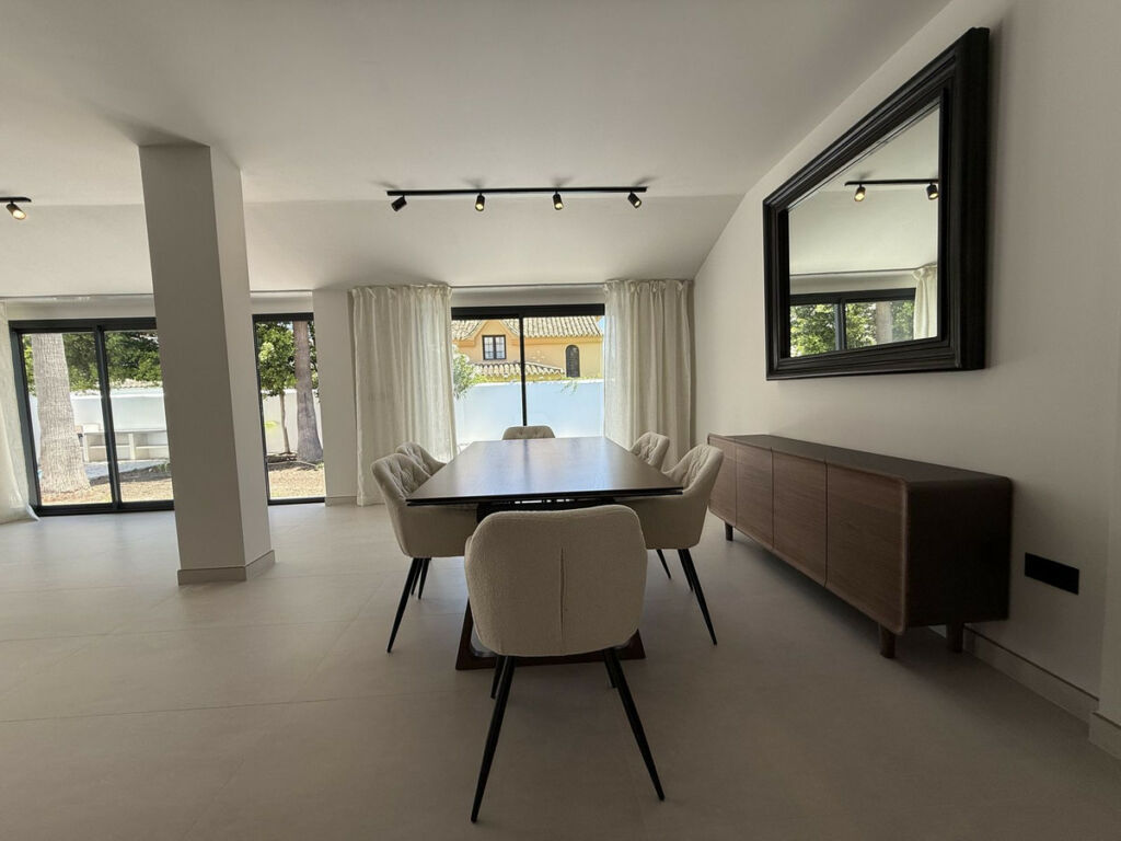 Detached Villa Marbella Málaga - image 24