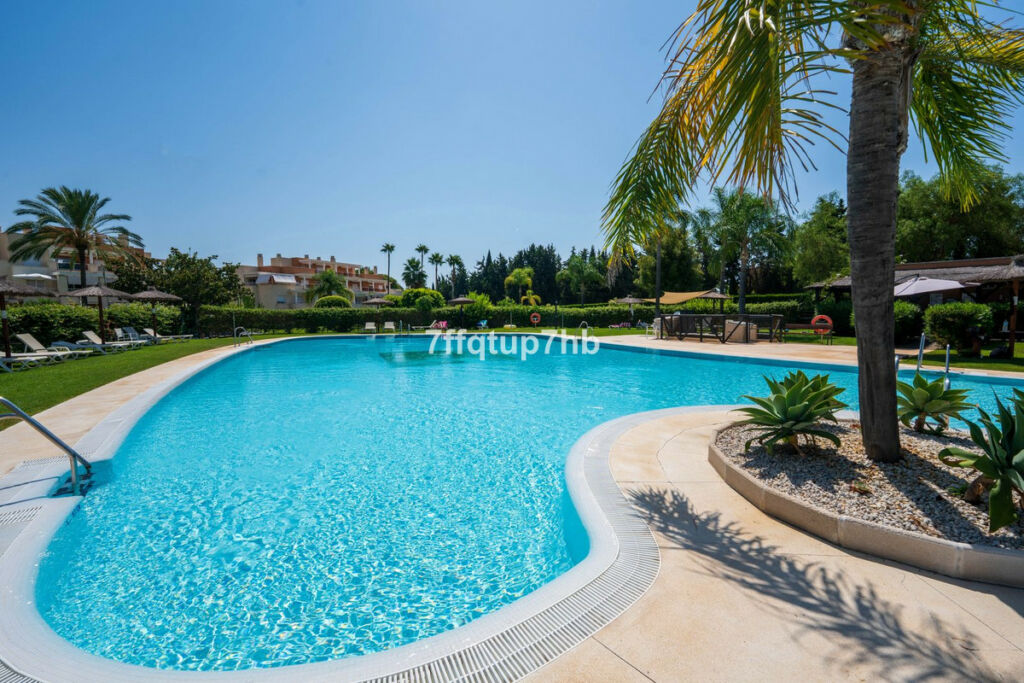Middle Floor Apartment Estepona Málaga - image 24