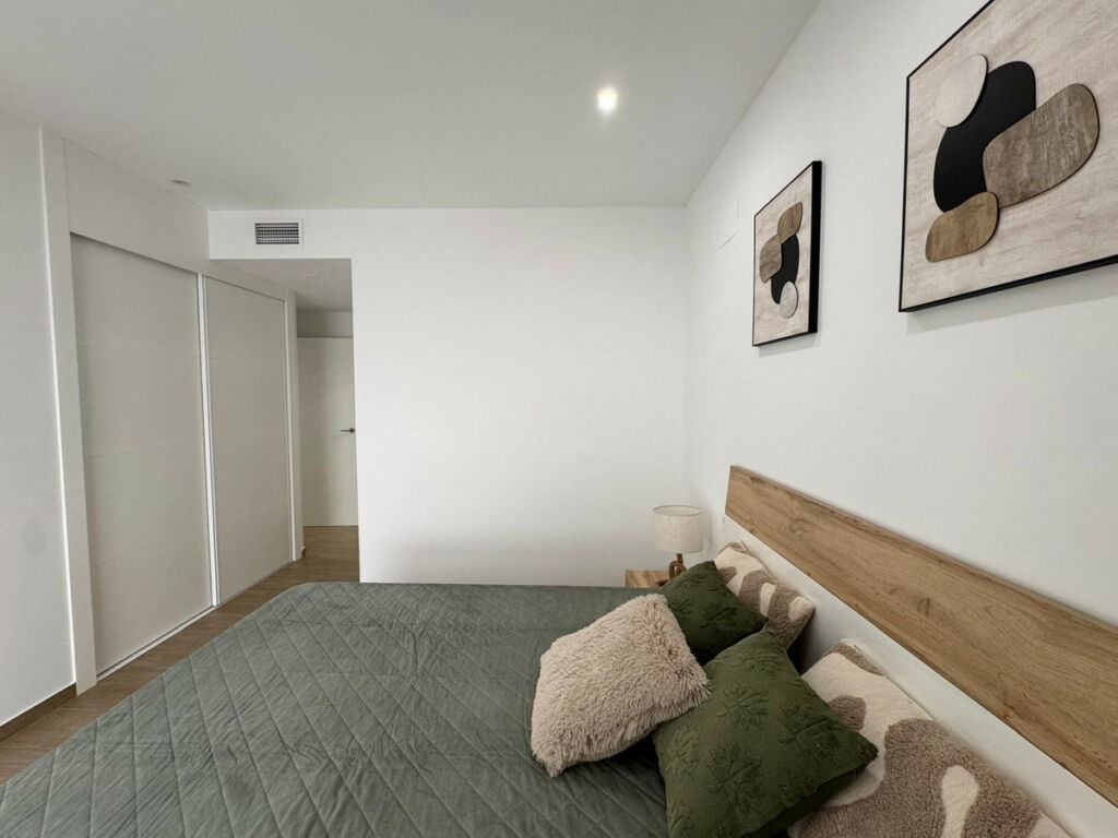 Middle Floor Apartment Torrevieja Alicante - image 24