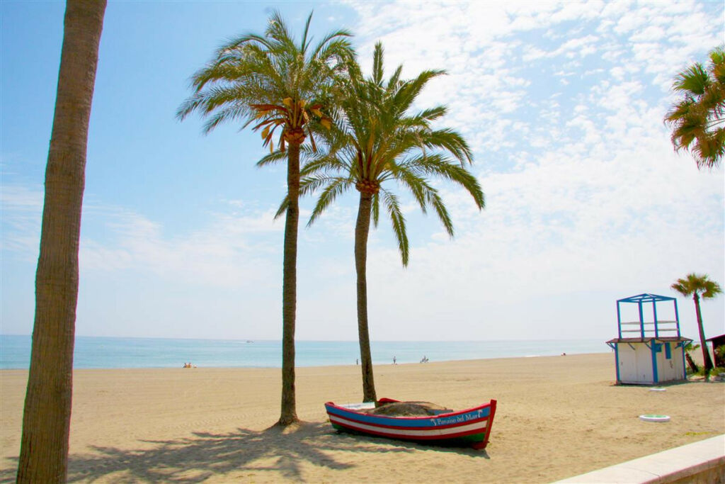 Middle Floor Apartment Estepona Málaga - image 24