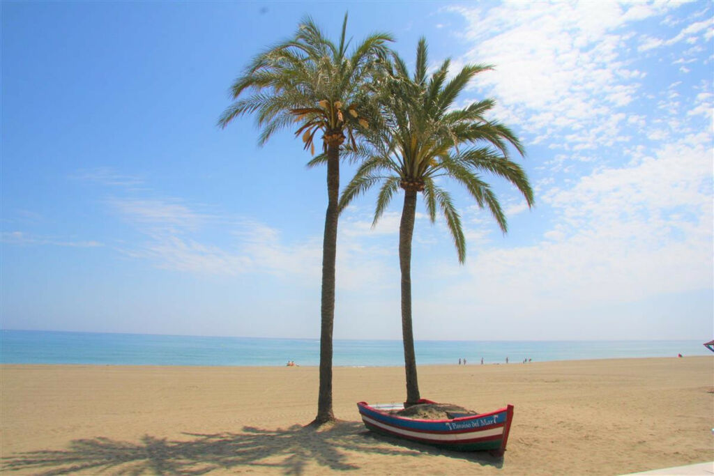 Middle Floor Apartment Estepona Málaga - image 24