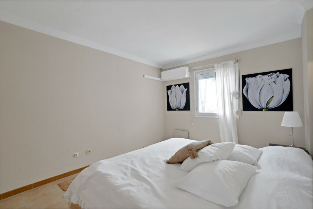 Middle Floor Apartment Estepona Málaga - image 24