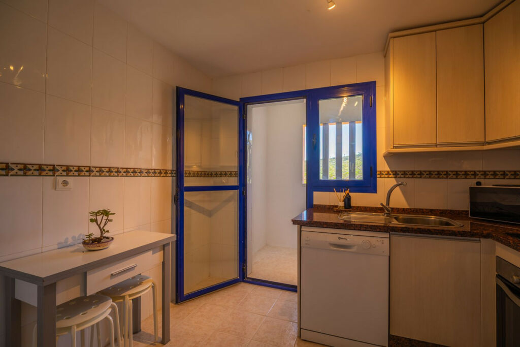 Penthouse La Duquesa Málaga - image 24