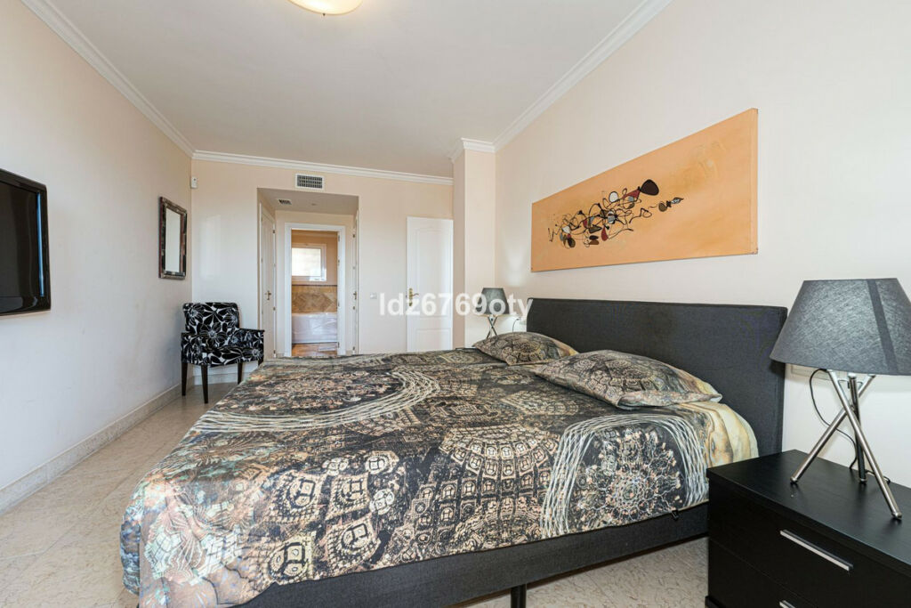 Middle Floor Apartment Benalmadena Málaga - image 24