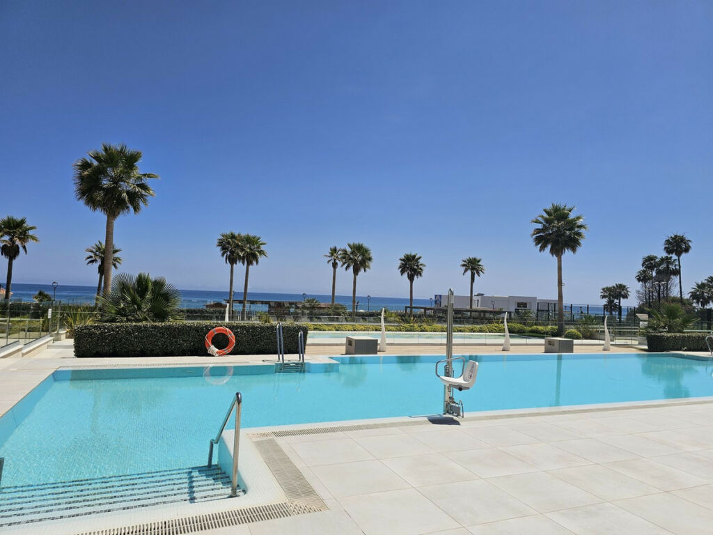 Middle Floor Apartment Estepona Málaga - image 24