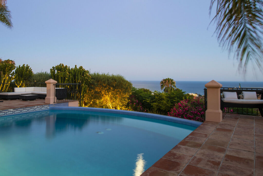 Detached Villa Sierra Blanca Málaga - image 24