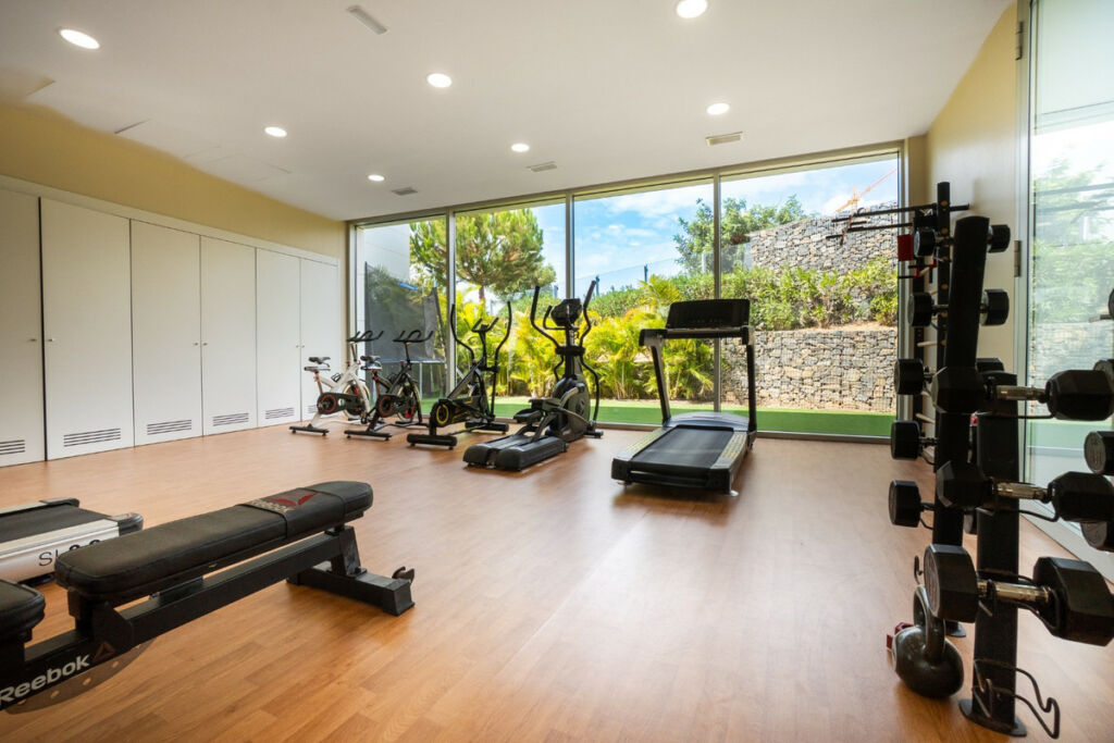 Middle Floor Apartment Estepona Málaga - image 24