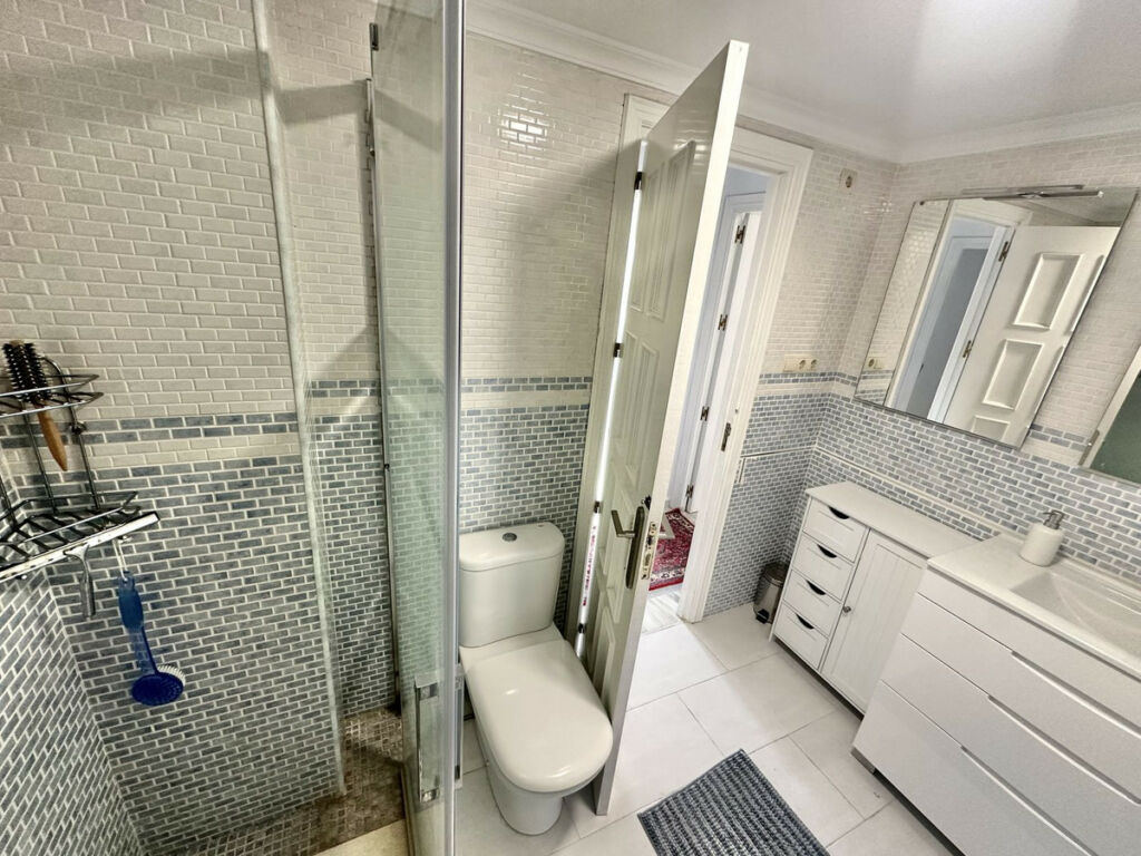Middle Floor Apartment Fuengirola Málaga - image 24