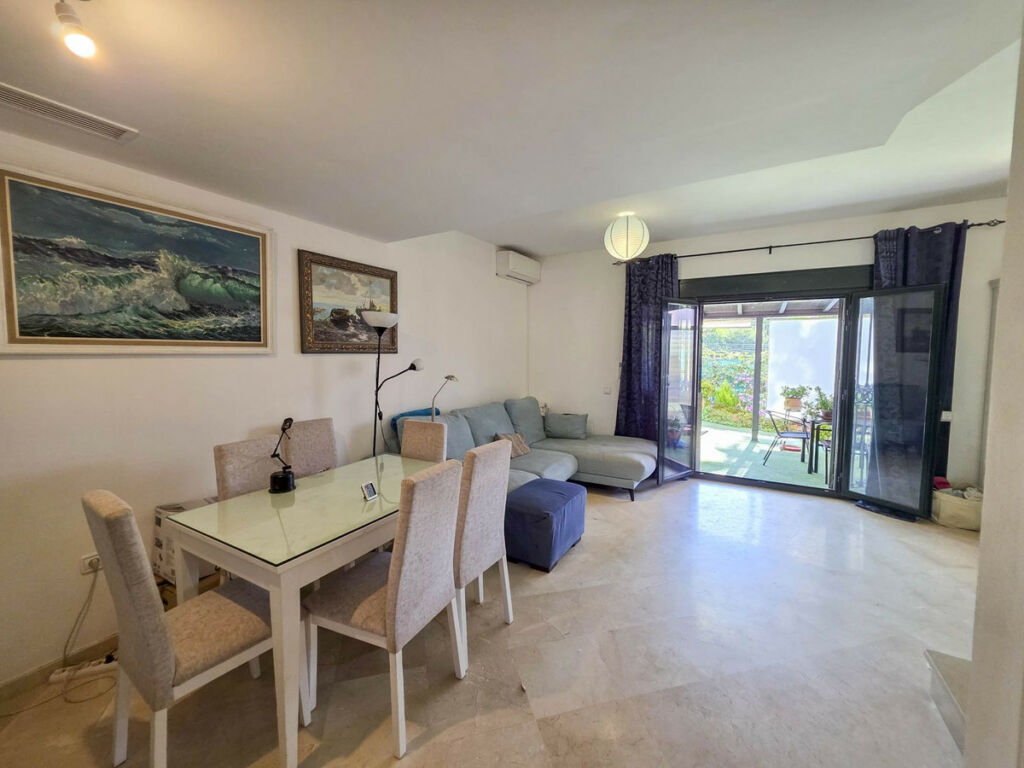 Townhouse La Duquesa Málaga - image 24