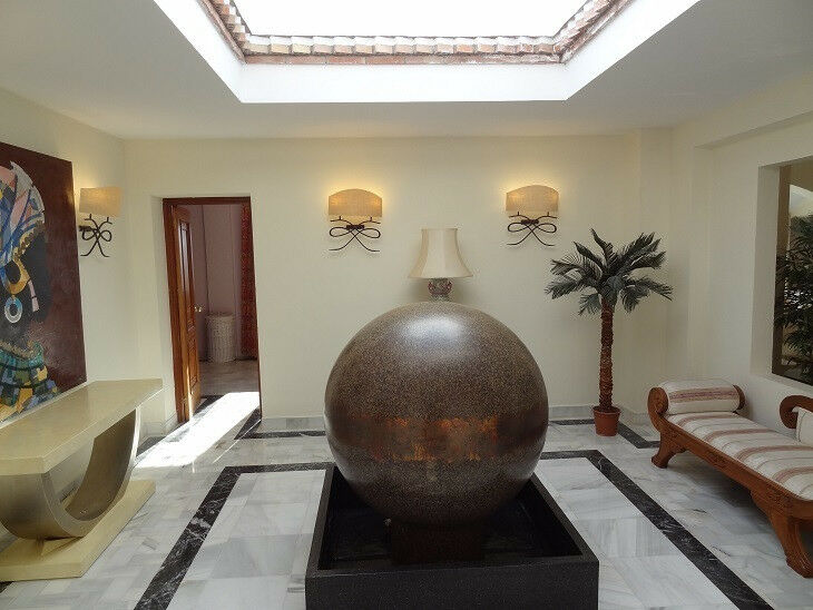 Detached Villa Estepona Málaga - image 23