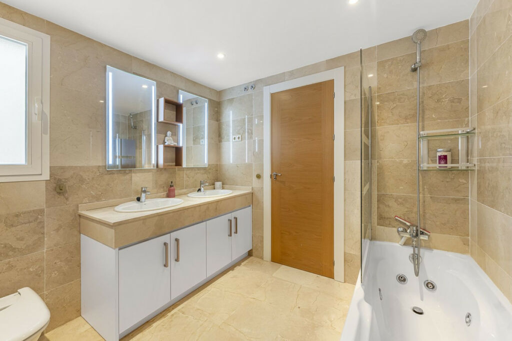 Middle Floor Apartment La Mairena Málaga - zdjęcie 24