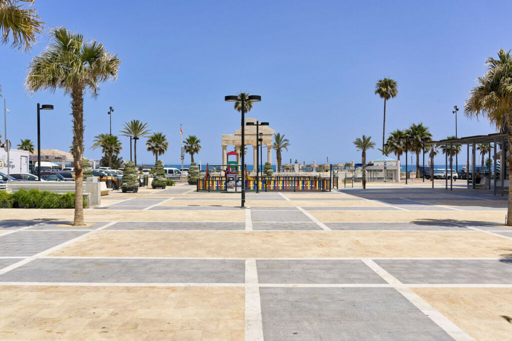 Middle Floor Apartment Fuengirola Málaga - image 24