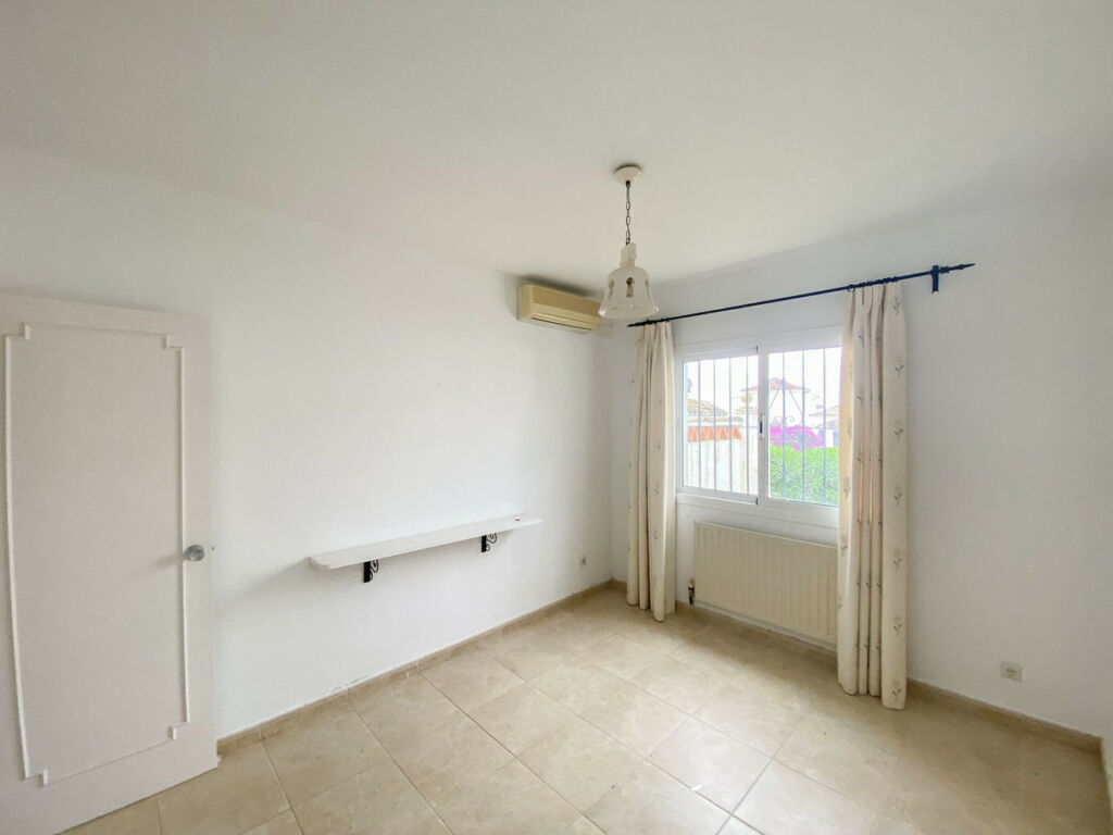 Detached Villa Calahonda Málaga - image 25