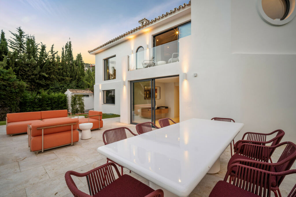 Detached Villa Nueva Andalucía Málaga - image 25