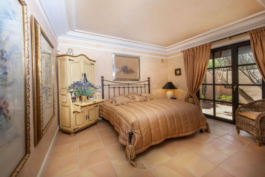 Detached Villa Sierra Blanca Málaga - image 25