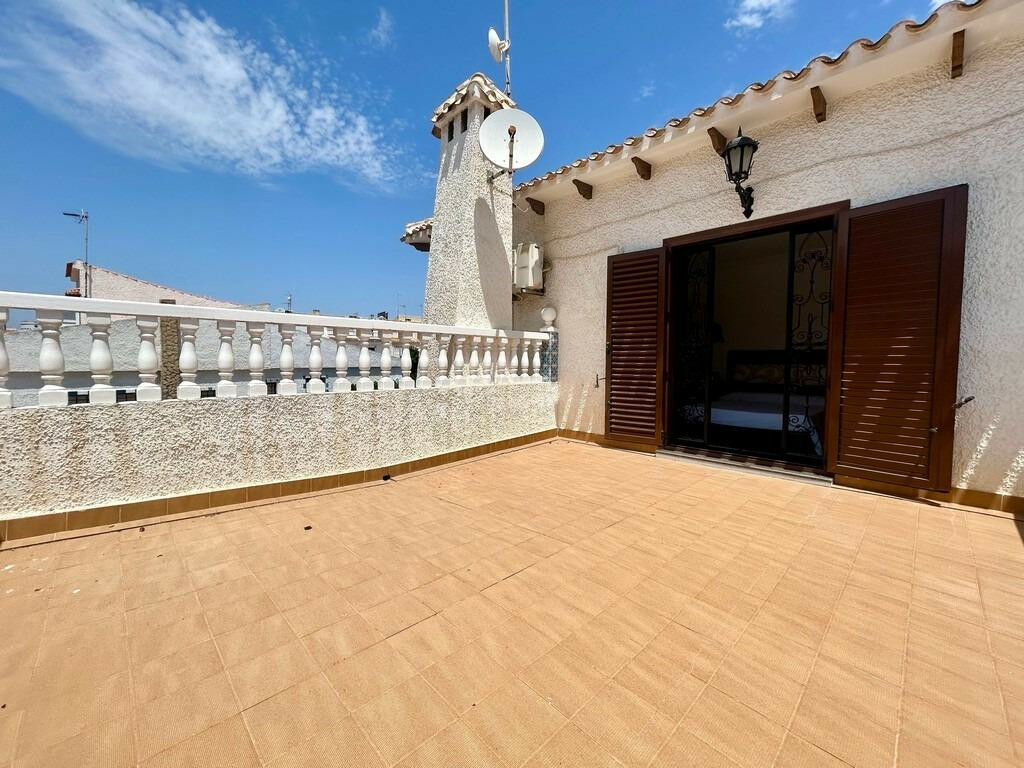 Detached Villa La Zenia Alicante - image 25