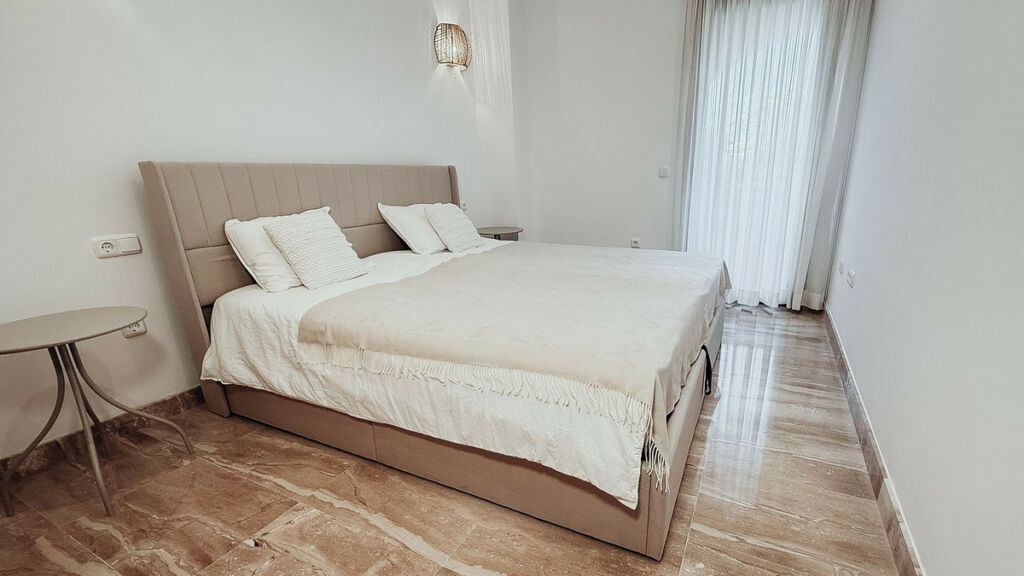 Middle Floor Apartment Estepona Málaga - image 25