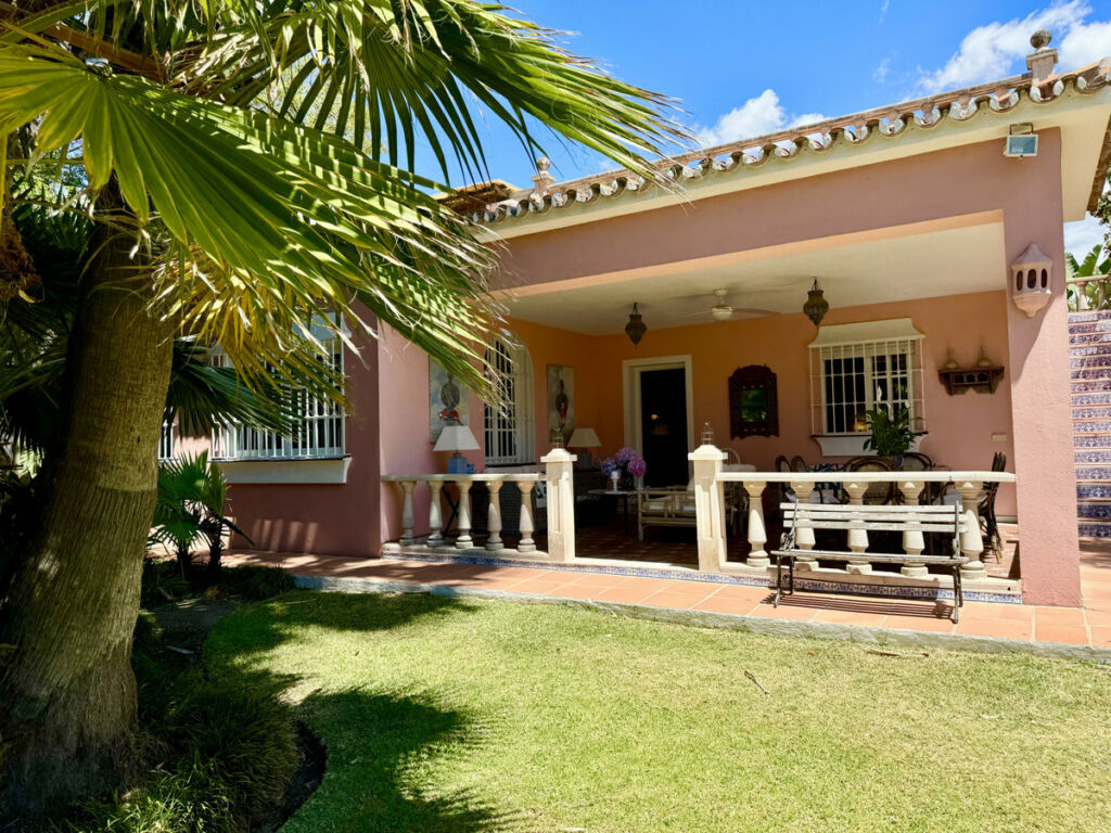 Detached Villa San Pedro de Alcántara Málaga - image 25