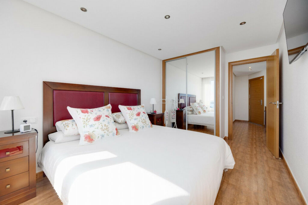 Middle Floor Apartment Torrevieja Alicante - image 25