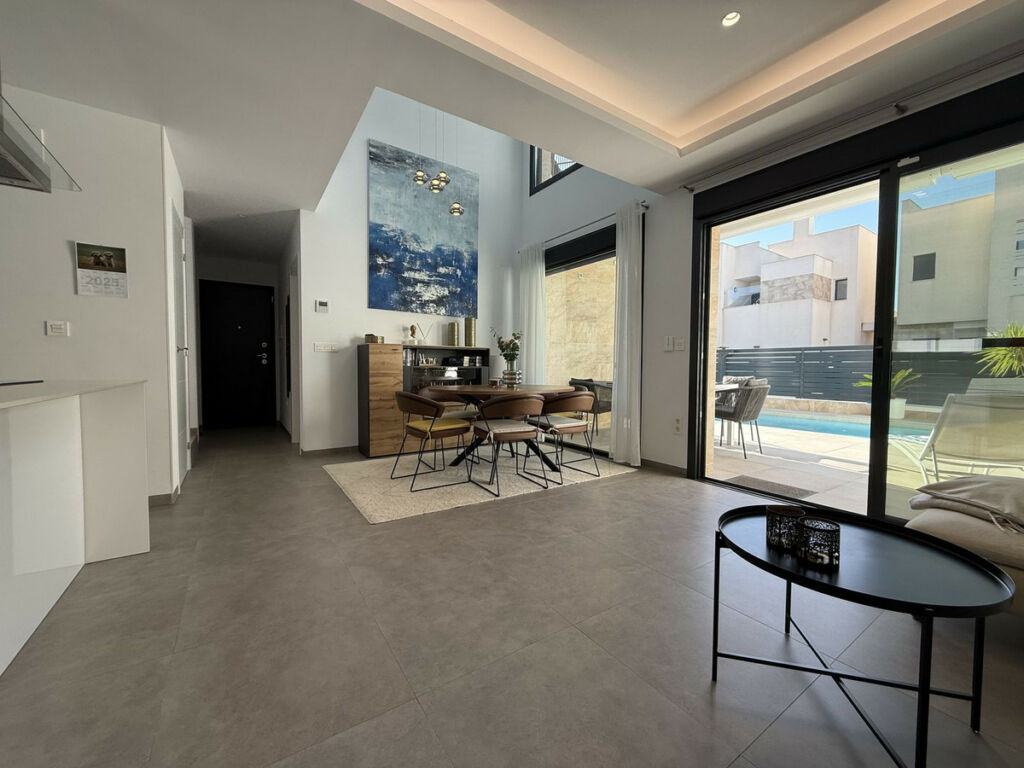 Detached Villa Los Montesinos Alicante - image 25