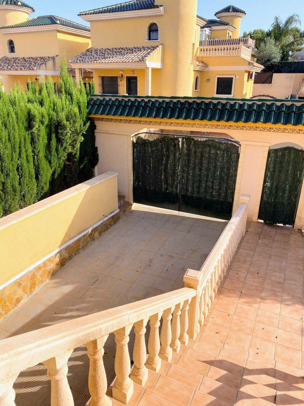 Townhouse Villamartin Alicante - image 25
