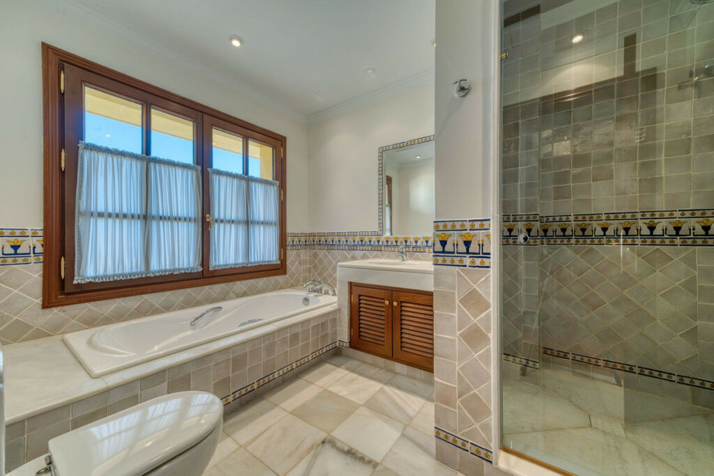 Detached Villa La Zagaleta Málaga - image 25