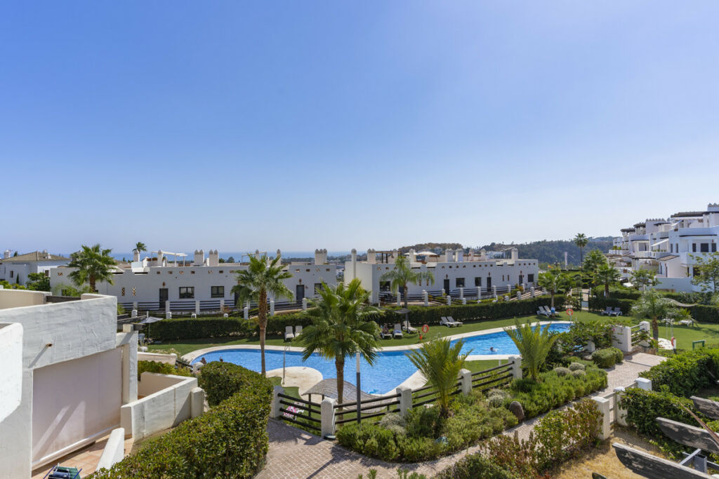 Middle Floor Apartment Estepona Málaga - image 25