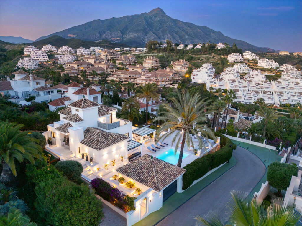 Detached Villa Nueva Andalucía Málaga - zdjęcie 25