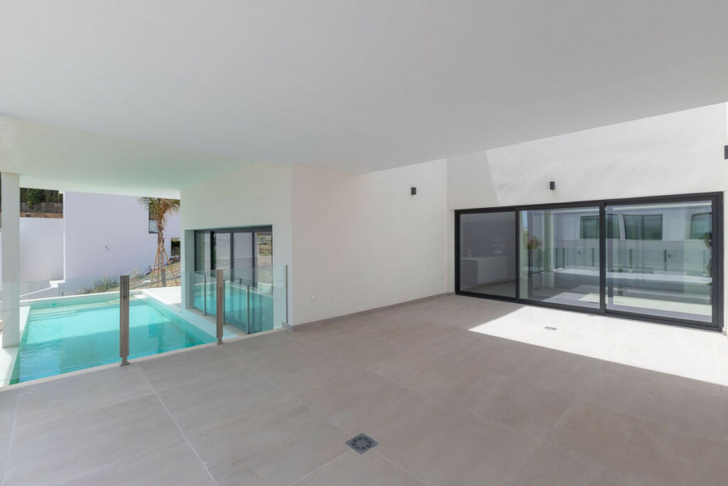 Detached Villa Elviria Málaga - image 25