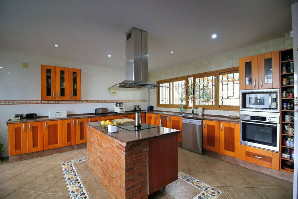 Detached Villa Benalmadena Málaga - image 22
