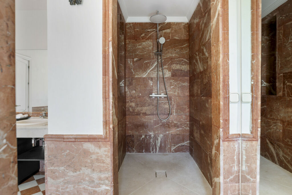 Detached Villa Nueva Andalucía Málaga - image 25