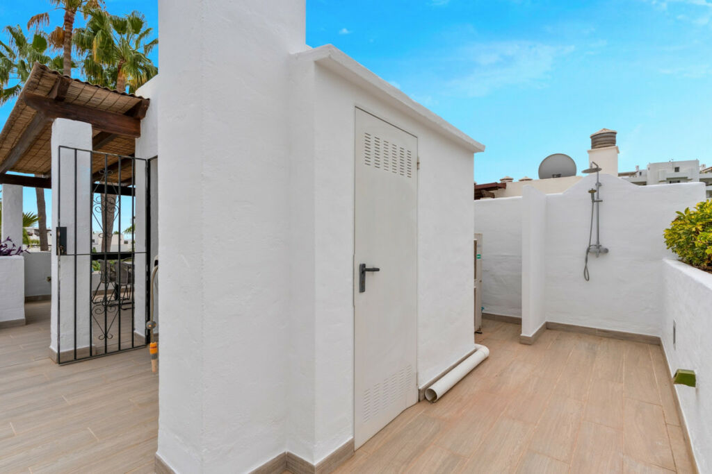 Townhouse San Pedro de Alcántara Málaga - image 25