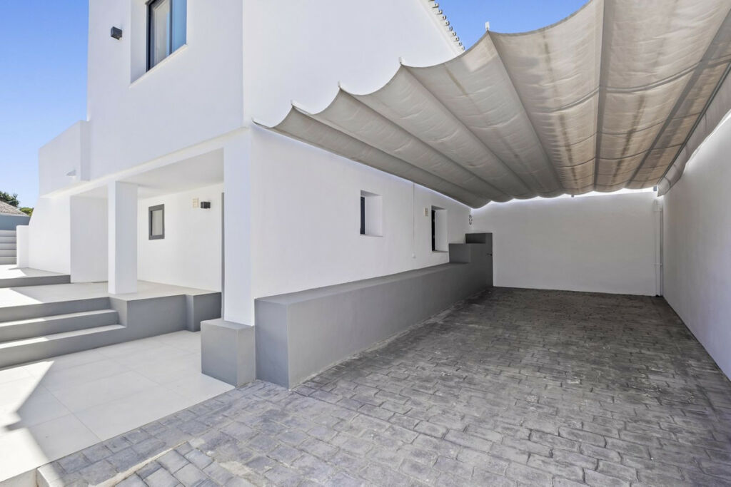 Detached Villa El Faro Málaga - image 25