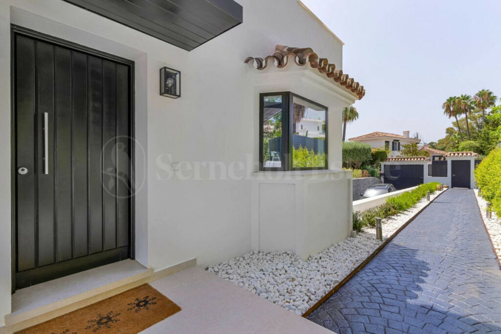 Detached Villa Nueva Andalucía Málaga - image 25