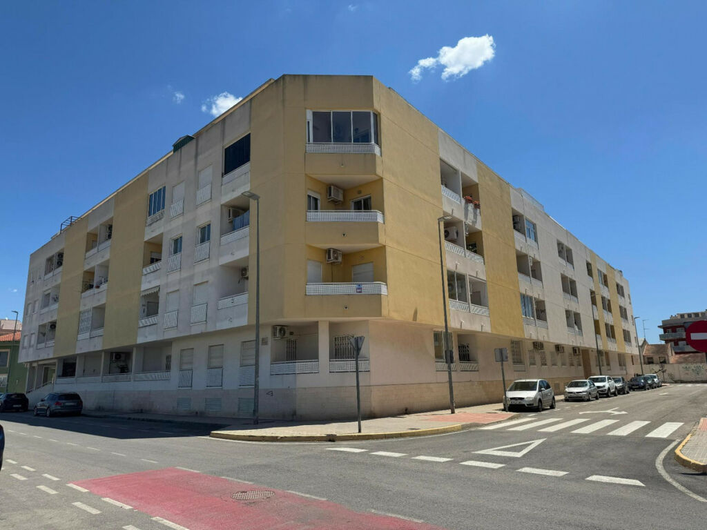 Middle Floor Apartment Almoradi Alicante - image 25
