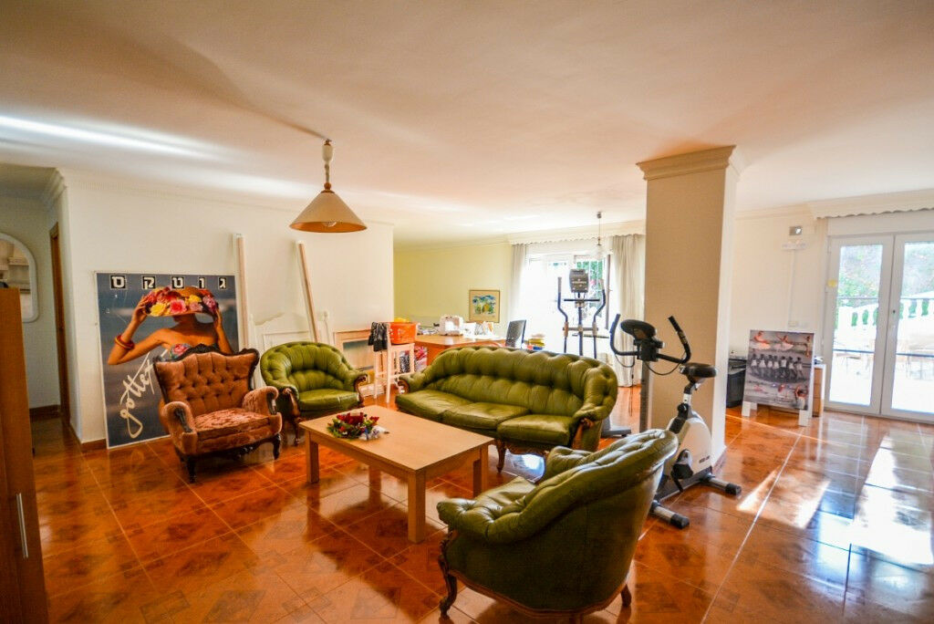 Detached Villa Estepona Málaga - image 25