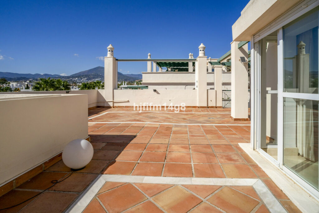 Penthouse Nueva Andalucía Málaga - image 25