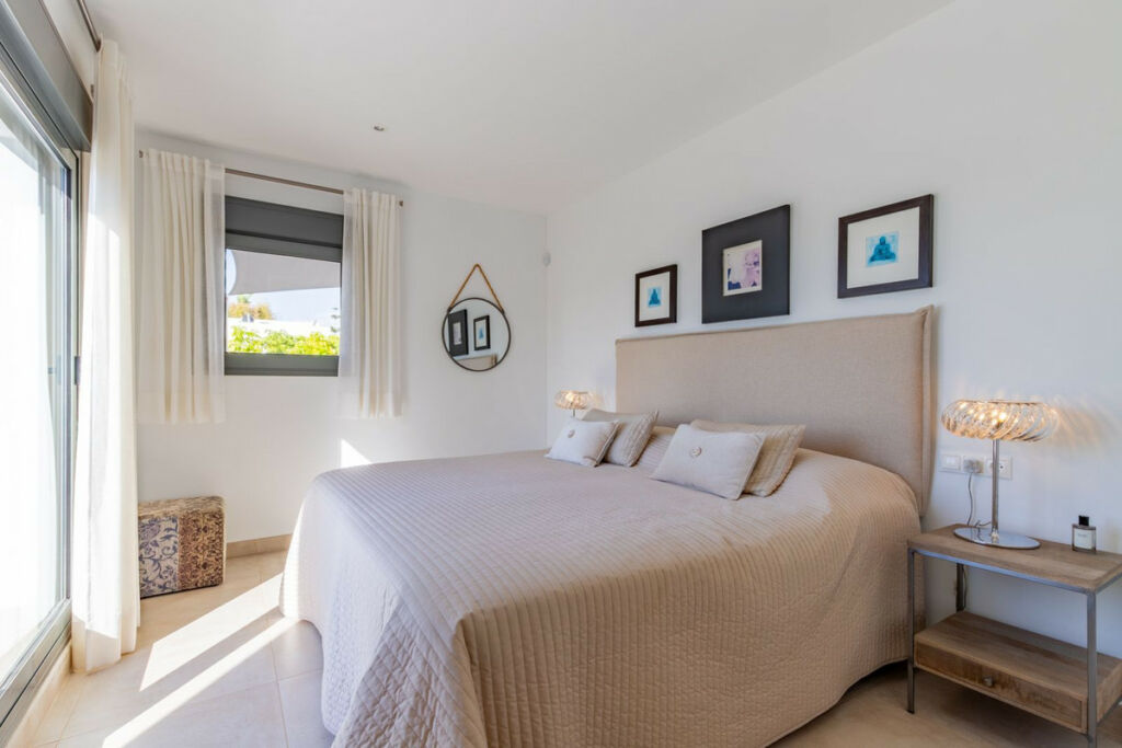 Detached Villa Moraira Alicante - image 25