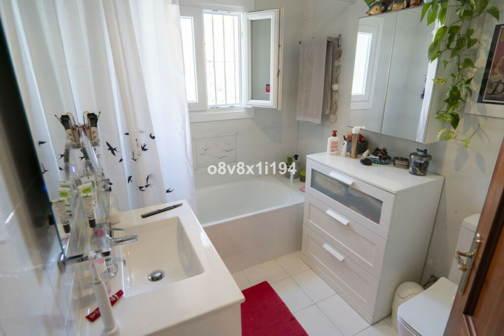 Detached Villa Alhaurín de la Torre Málaga - image 25